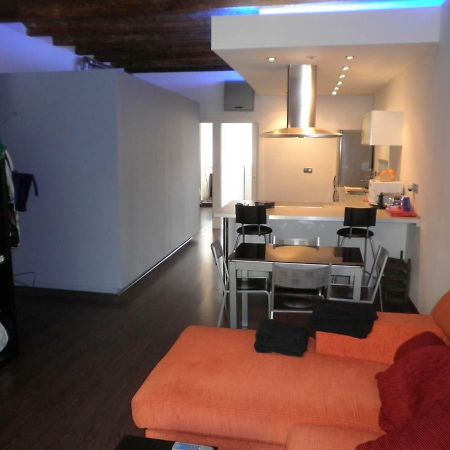Bacrou Apartment, Design Loft Near The Sea Барселона Экстерьер фото